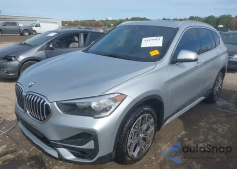 2021 BMW X1 xDrive28I z USA, uszkodzony, nr VIN WBXJG9C07M5U48229